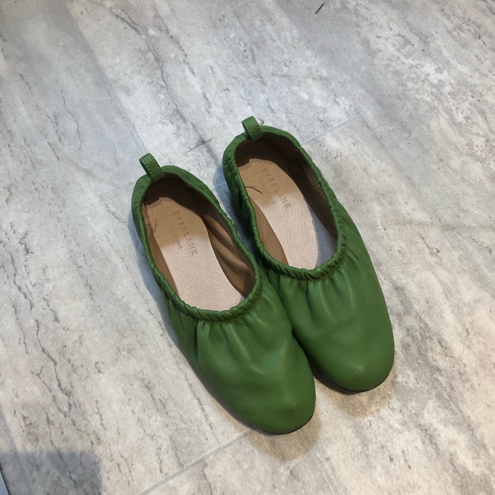 Everlane scrunch flat